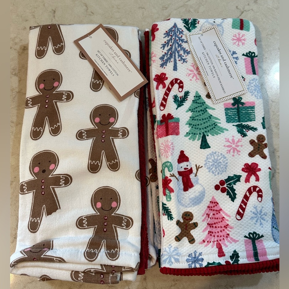 2 SETS cupcakes and cashmere Holiday/Christmas 6 Towels Total NWT